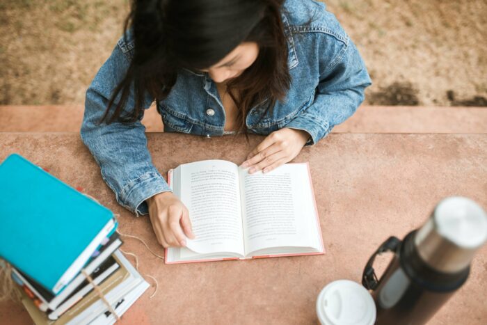 Lecture rapide, Etudiante, Le magazine StudySmarter